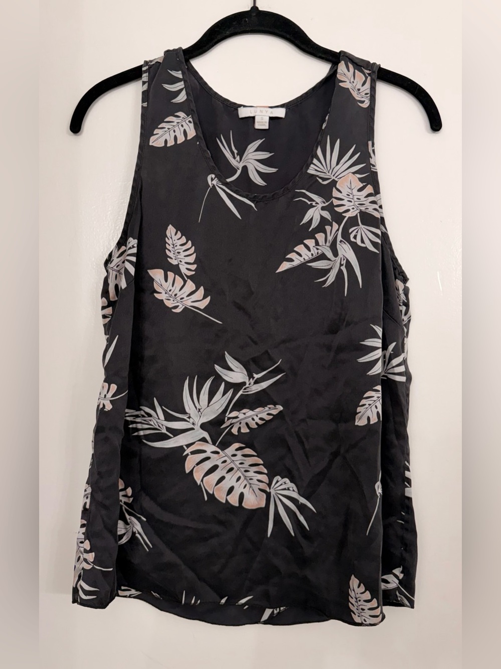 Lunya Immersed Black Palm Print Silk Tulip Tank Size Small